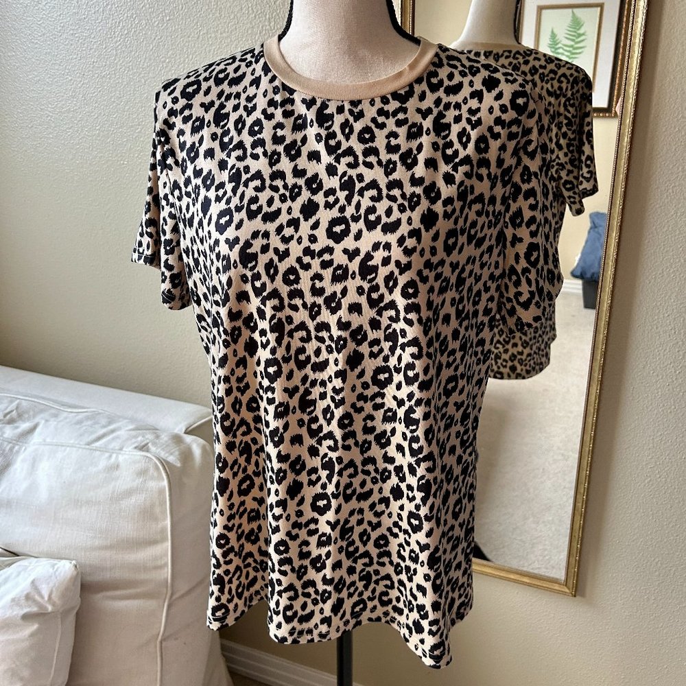 Women's Cheetah / Animal Print T Shirt Size Large